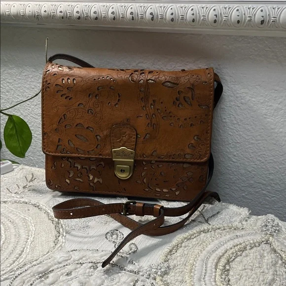 Patricia Nash Lanza Three Way Convertible Crossbody - Picture 2 of 14